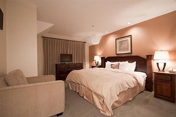 וויסטלר Powder'S Edge By Latour Hotels And Resorts מראה חיצוני תמונה